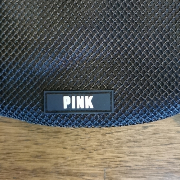 𝅺PINK Victoria's S Padded Drawstring Bucket Bag NWT New - Picture 3 of 6